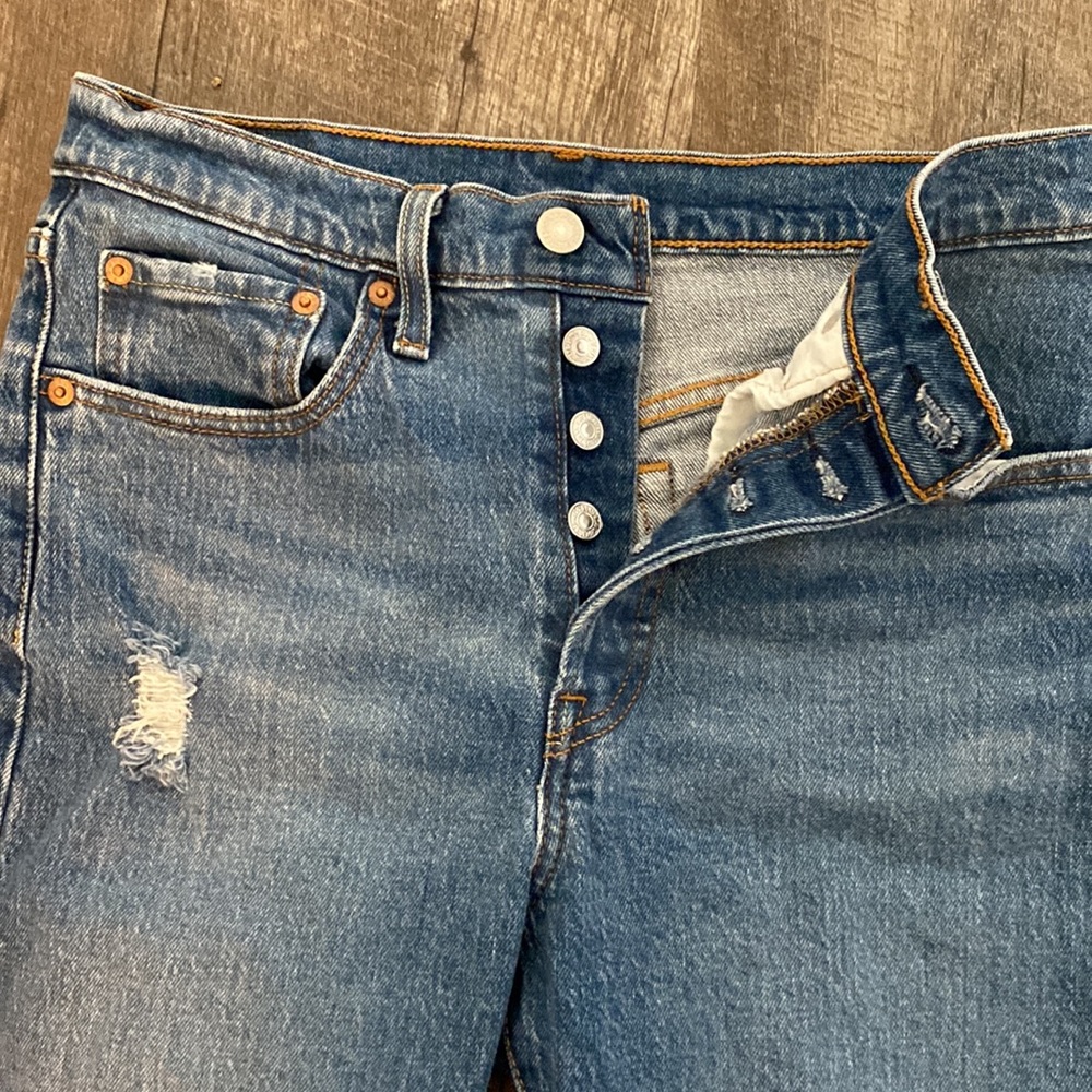 Distressed Levis - Picture 2 of 4